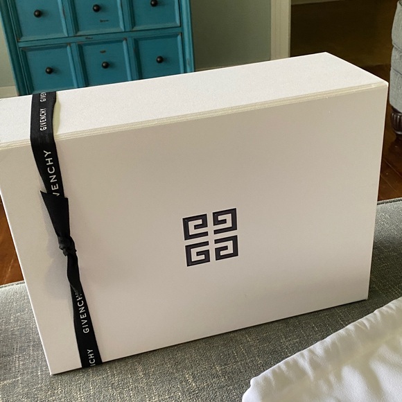 Givenchy Drawstring Bag - Picture 10 of 10